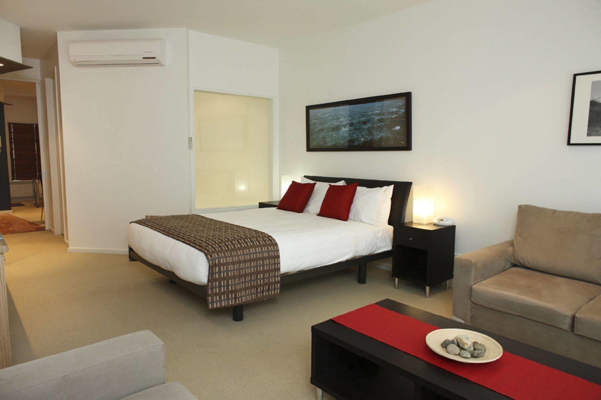 The Waves Apartments Кауес Екстериор снимка